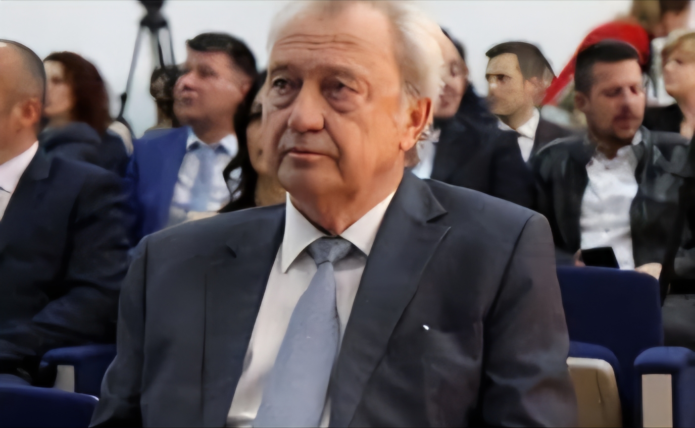 MNOGO UNUTRAŠNJI OPSTRUKCIJA: František Lipka