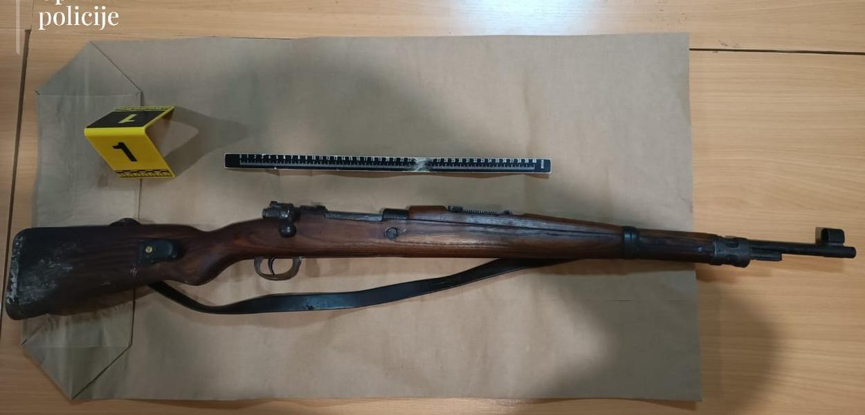 Pronađeno oružje (Foto: Uprava policije)