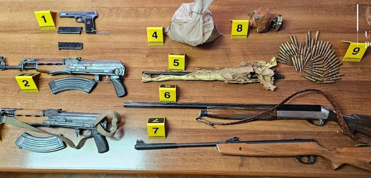 Zaplijenjeno oružje (Foto: Uprave policije)