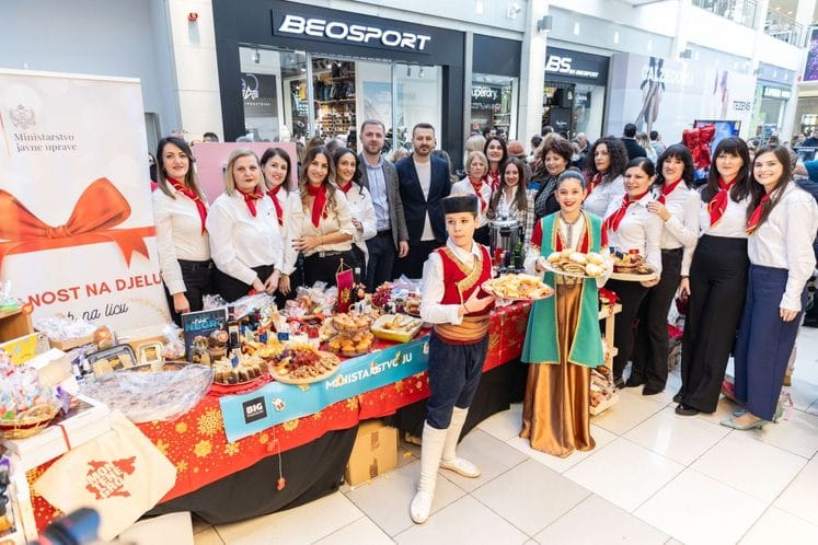 Dukaj na Međunarodnom diplomatskom humanitarnom bazaru (Foto: Ministarstvo javne uprave)