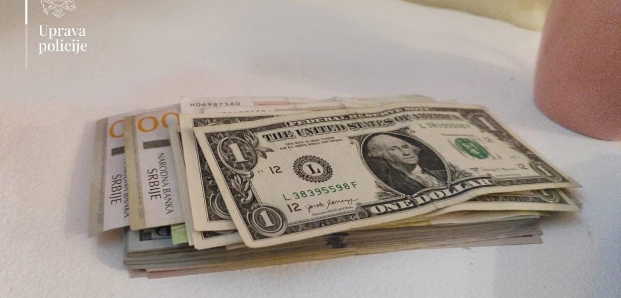 Oduzeti novac (Foto: Uprava policije)