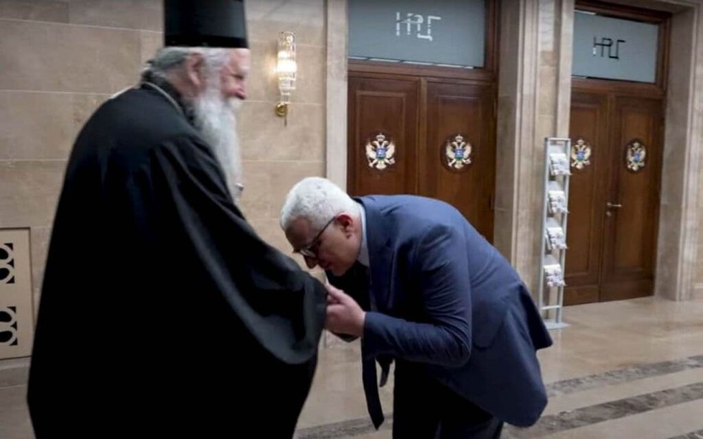 KAMPANJA: Joanikije Mićović i Andrija Mandić )Foto: Skupština Crne Gore)