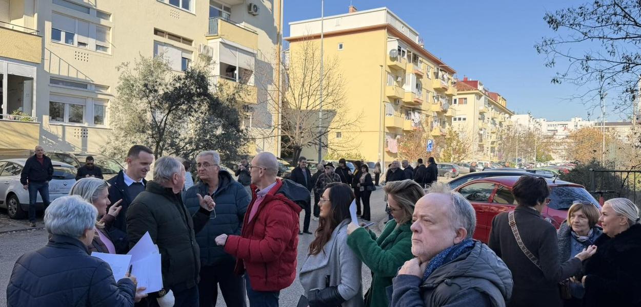 Gathered citizens at the protest (Foto: Portal ETV/Miraš Dušević)