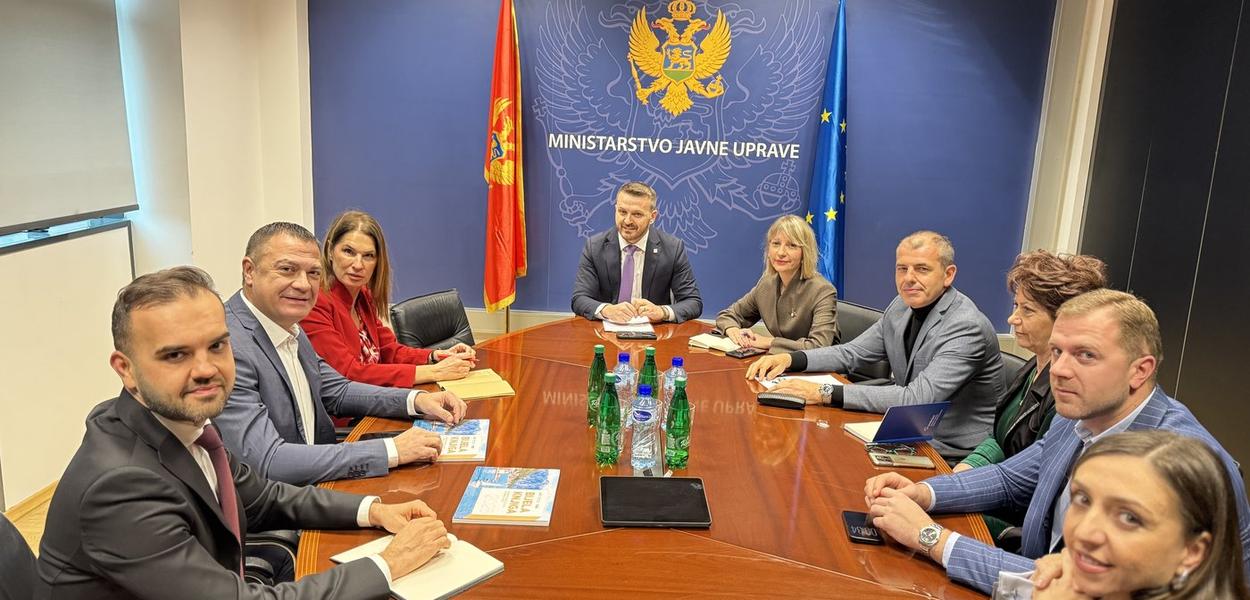 Dukaj sa predstavnicima Savjeta stranih investicija (Foto: Ministarstvo javne uprave)