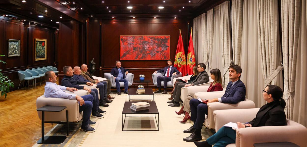 Milatović sa Botunjanima (Foto: Jakov Milatović - X)