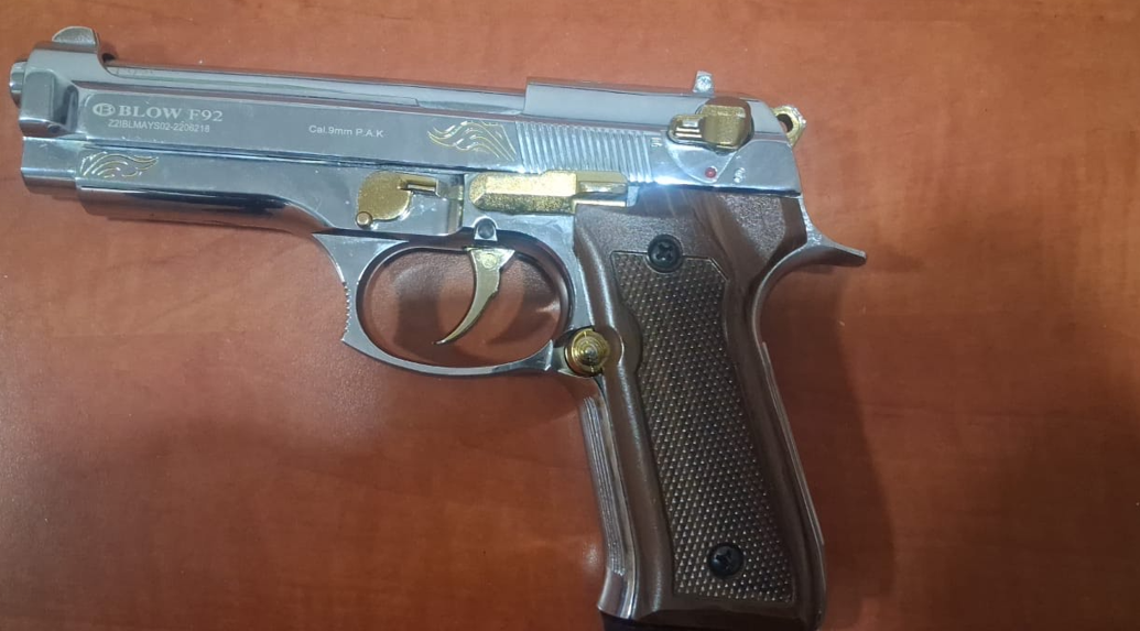 Oduzeti pištolj (Foto: Uprava policije)