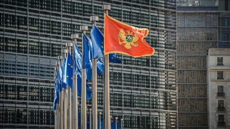 DRUGAČIJA DIOPTRIJA: Zgarda EU u Briselu (Foto: UGC )