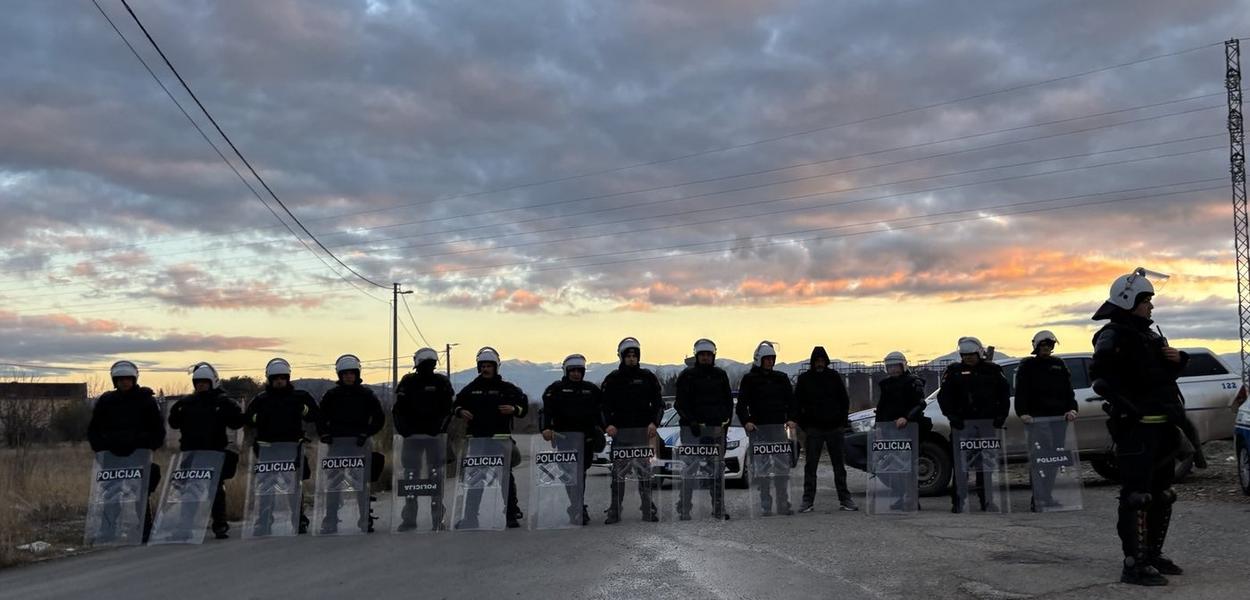 Blokiran ulaz u Botun (Foto: Portal ETV/Ana Šofranac)