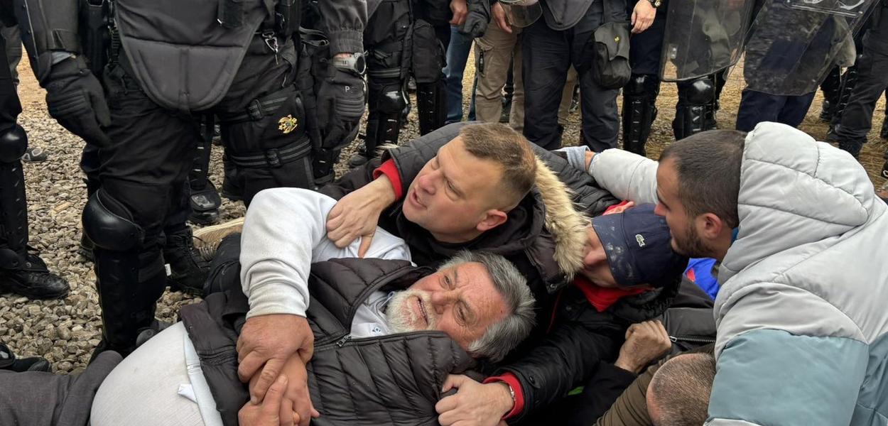 Policija u Botunu (Foto: Portal ETV/Ana Šofranac)