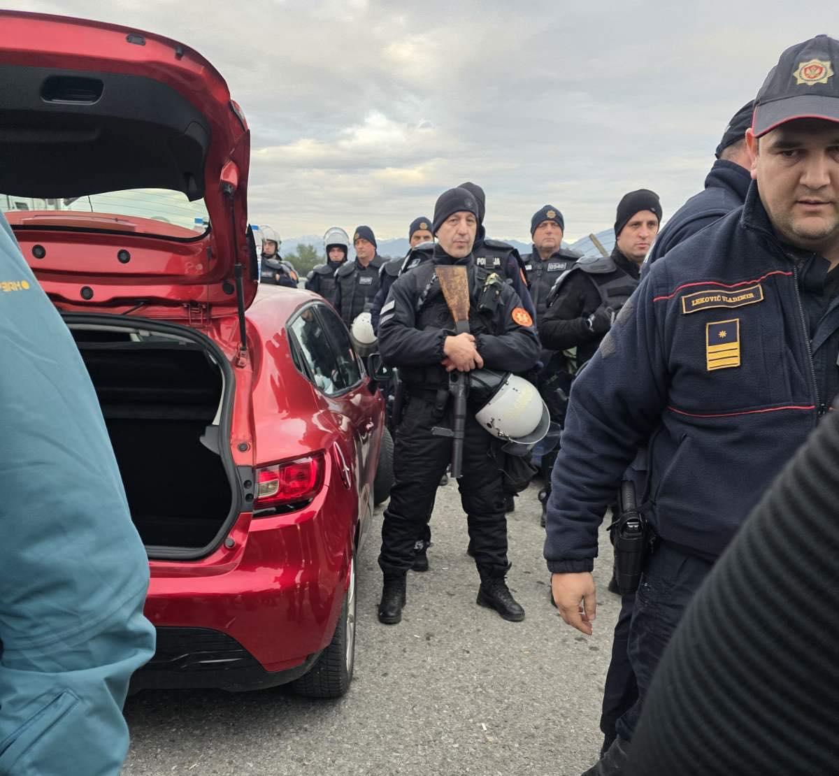 Policija kod Aerodroma (Foto: Privatna arhiva)