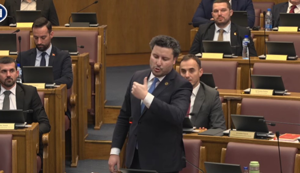 Dritan Abazović - stop kadar (Foto: Skupština Crne Gore/Jutjub)