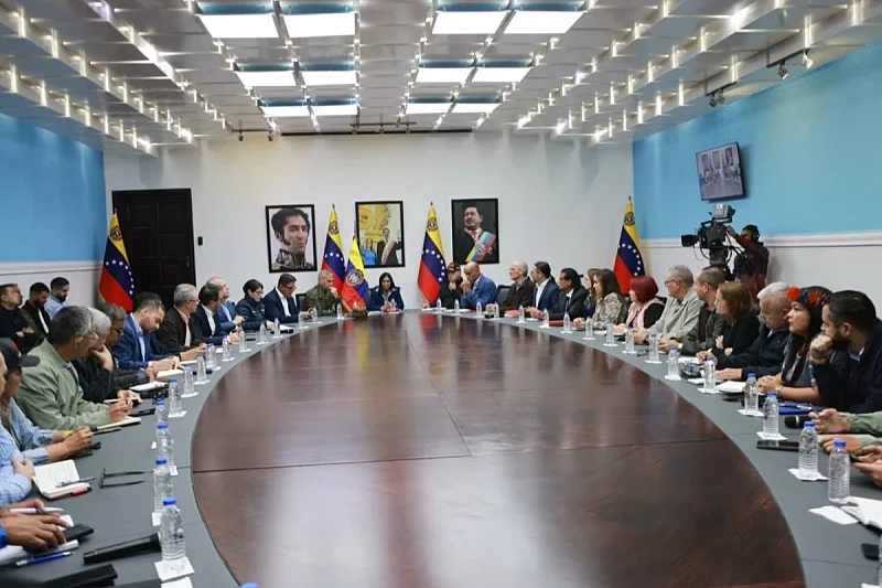 Sa sjednice (Foto: delcyrodriguezv/Instagram)