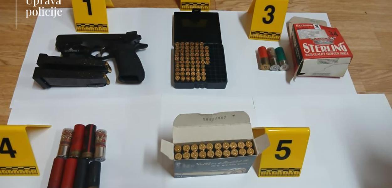 Oduzeto oružje (Foto: Uprava policije)