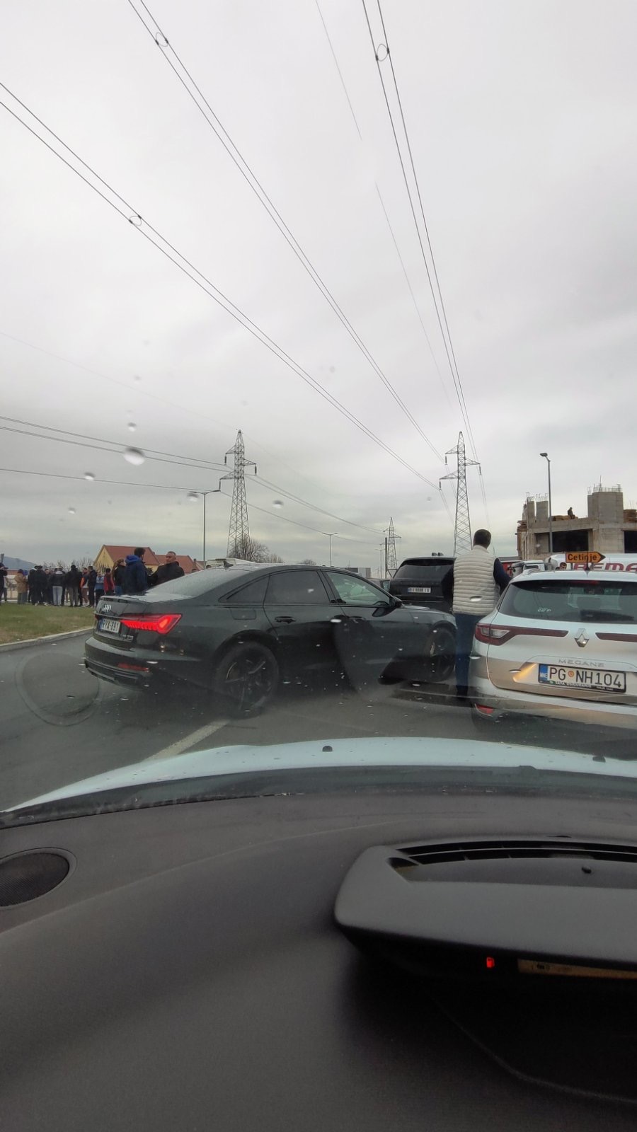 Blokada kružnog toka ka Cetinju (Foto: Patrola CG)