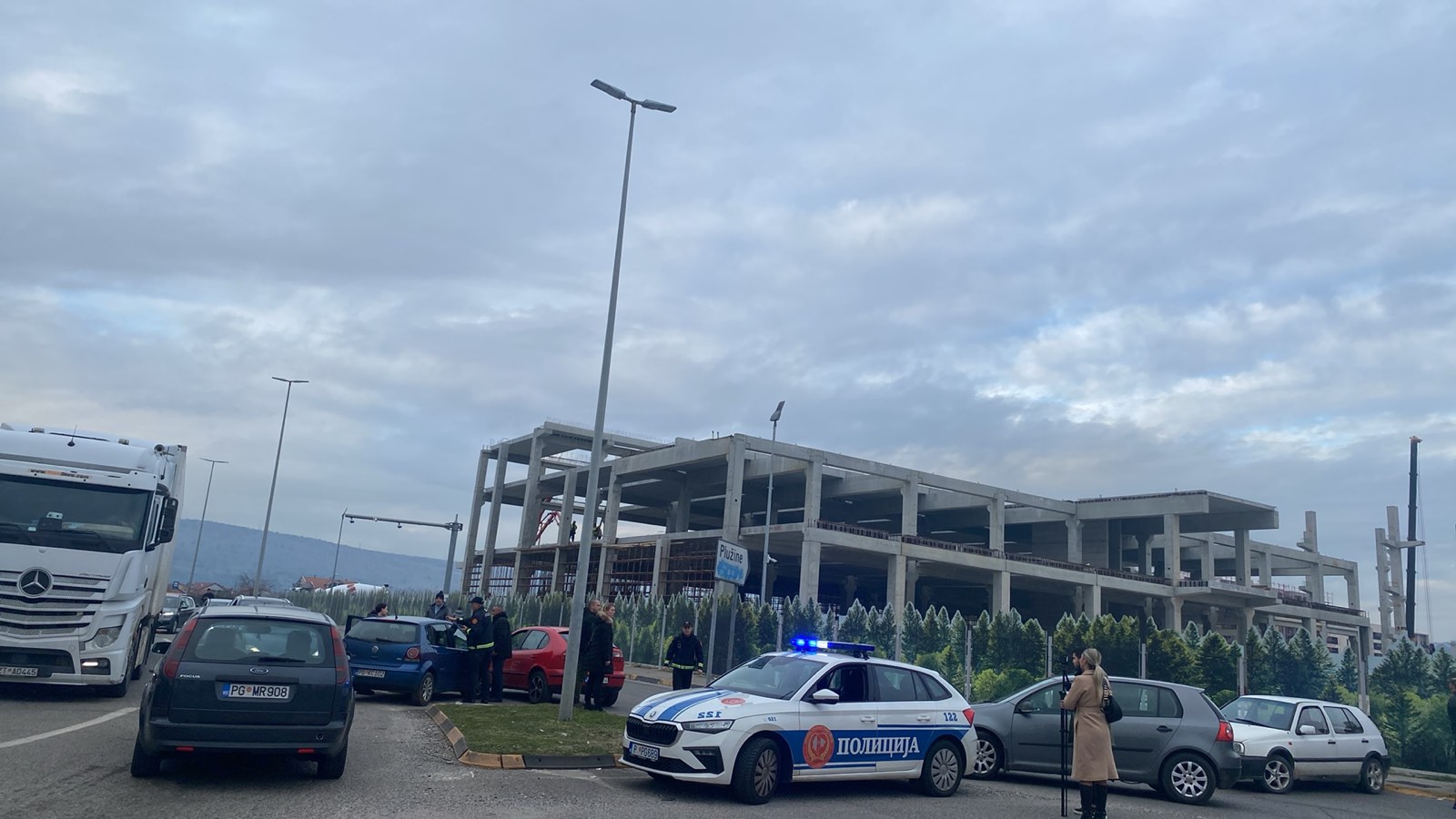 Blokada kružnog toka ka Nikšiću i Cetinju