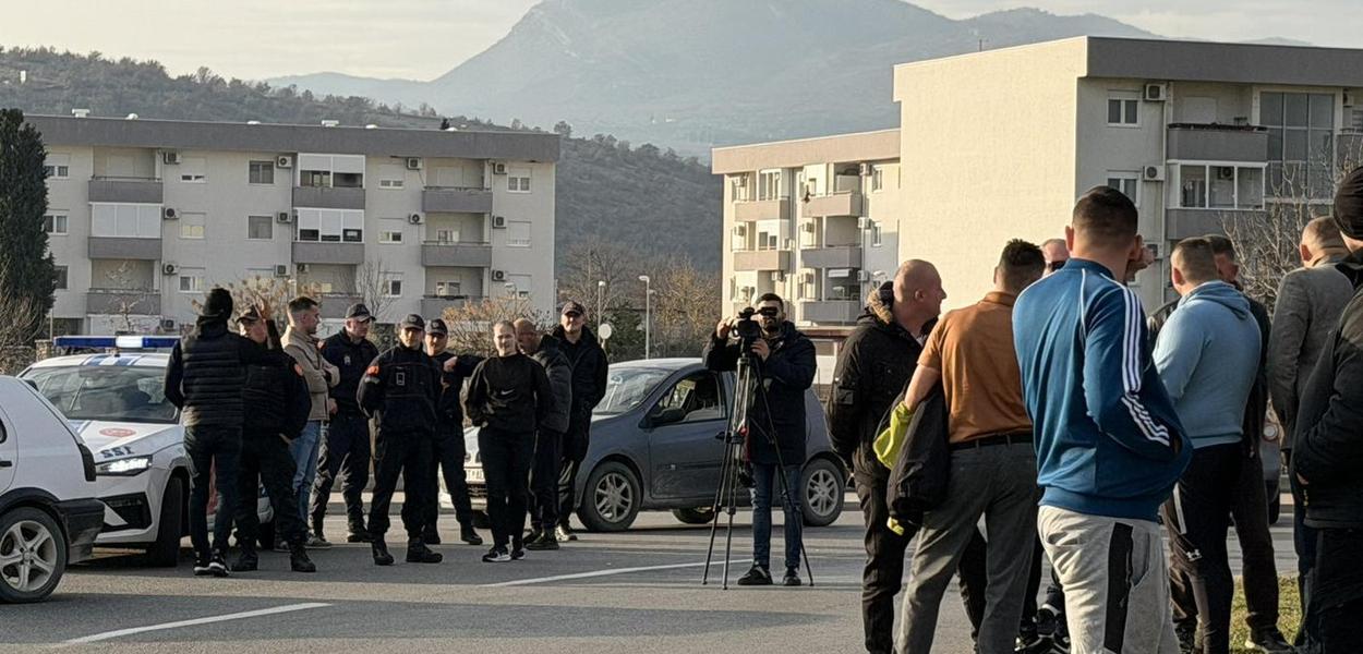 Sa jedne od blokada prema Cetinju (Foto: Portal ETV/Miraš Dušević)