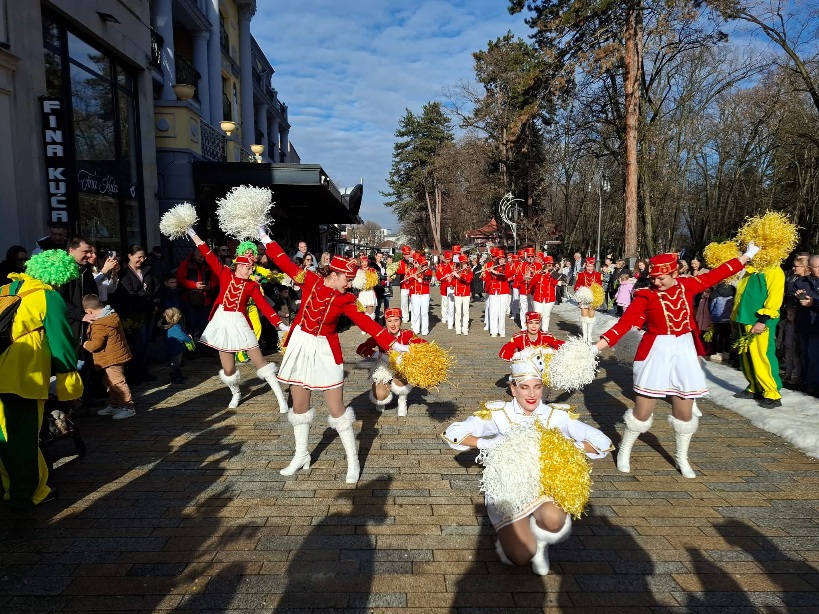 Mažoretke u Vrnjačkoj Banji (Foto: Novski portal)