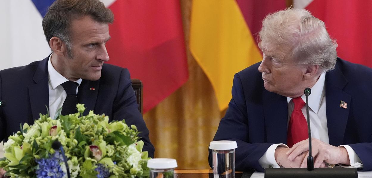 Makron i Tramp (Foto: AP/Alex Brandon)