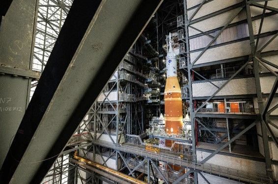 Raketa SLS kojom će astronauti uskoro krenuti u oblijetanje Mjeseca. (Foto: X)