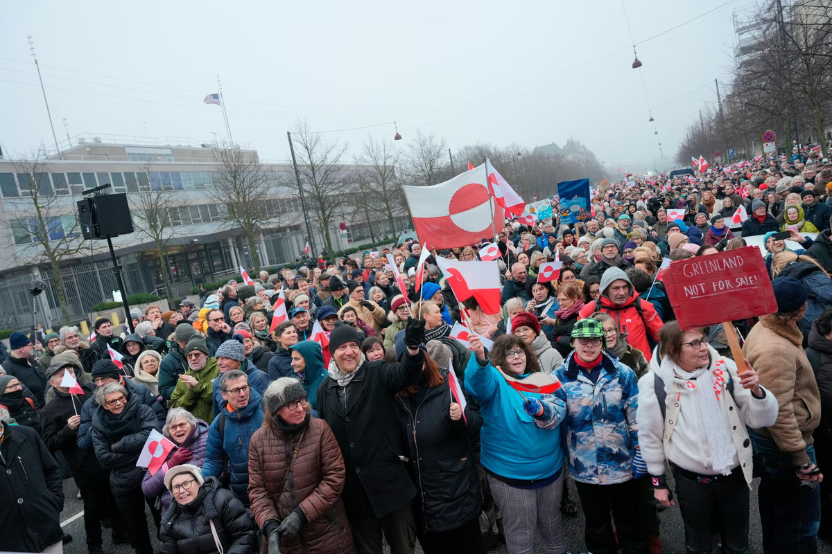 Protesti u Danskoj zbog Grenlanda (Foto: AP/Emil Helms)