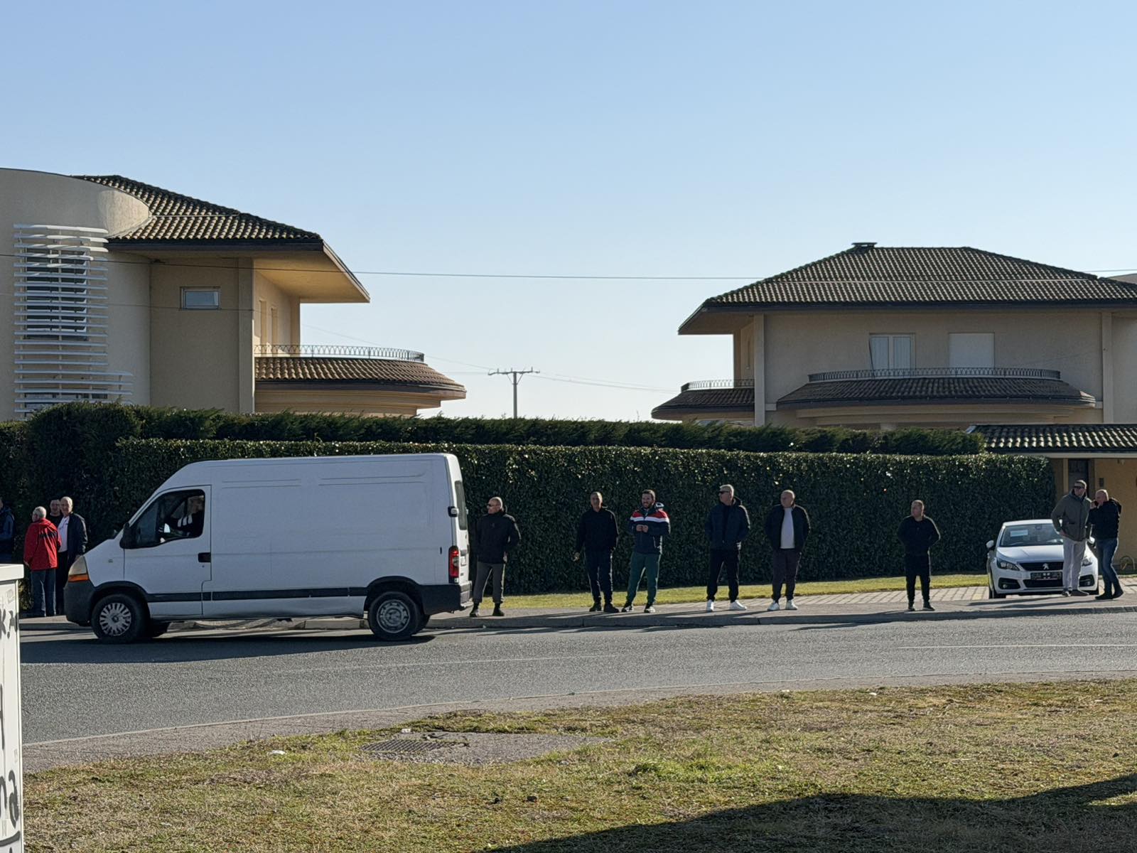 Blokada na kružnom toku ka Aerodromu