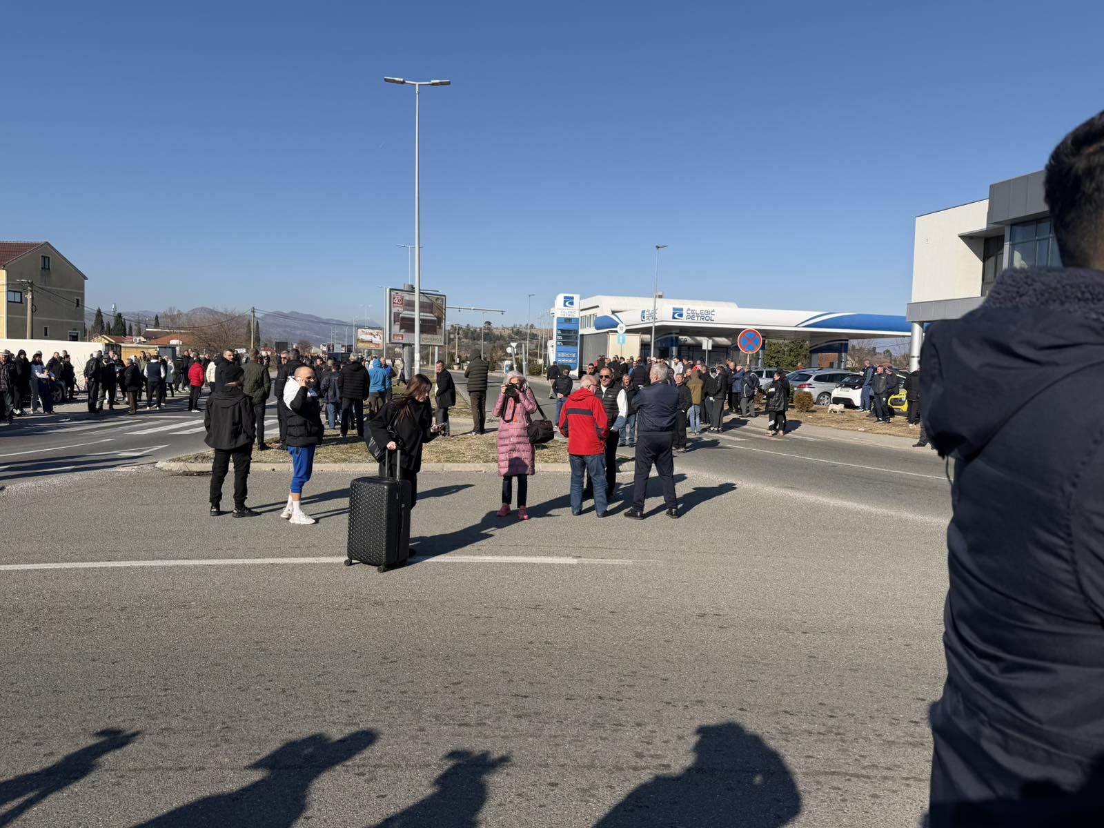 Blokada na kružnom toku ka Aerodromu