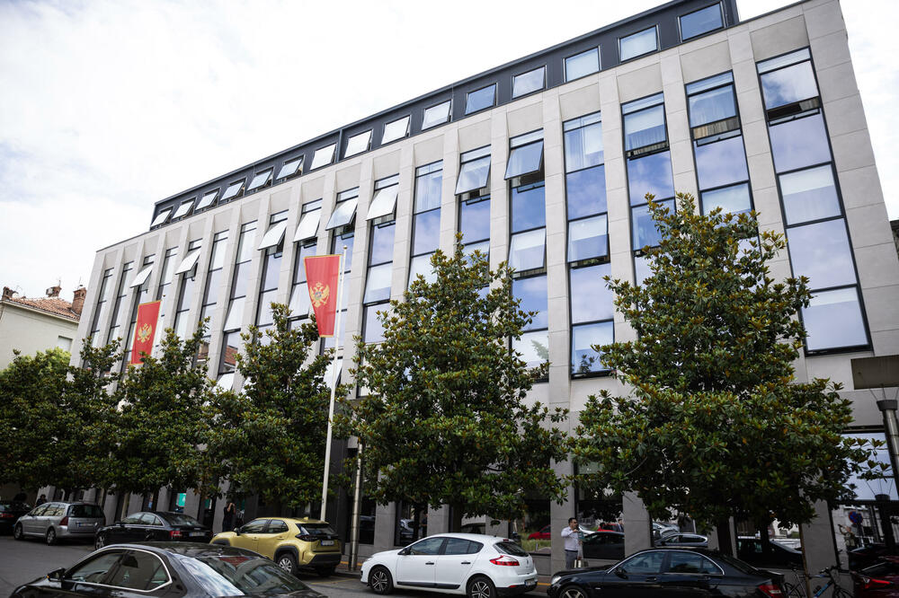 ĆUTANJE INSTITUCIJA: Zgrada u Podgorici u kojoj je Viši sud i Vrhovni sud Crne Gore