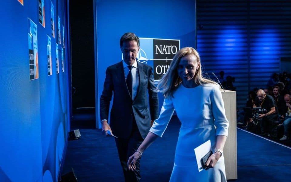 Mark Rute i Alison Hart (Foto: NATO)