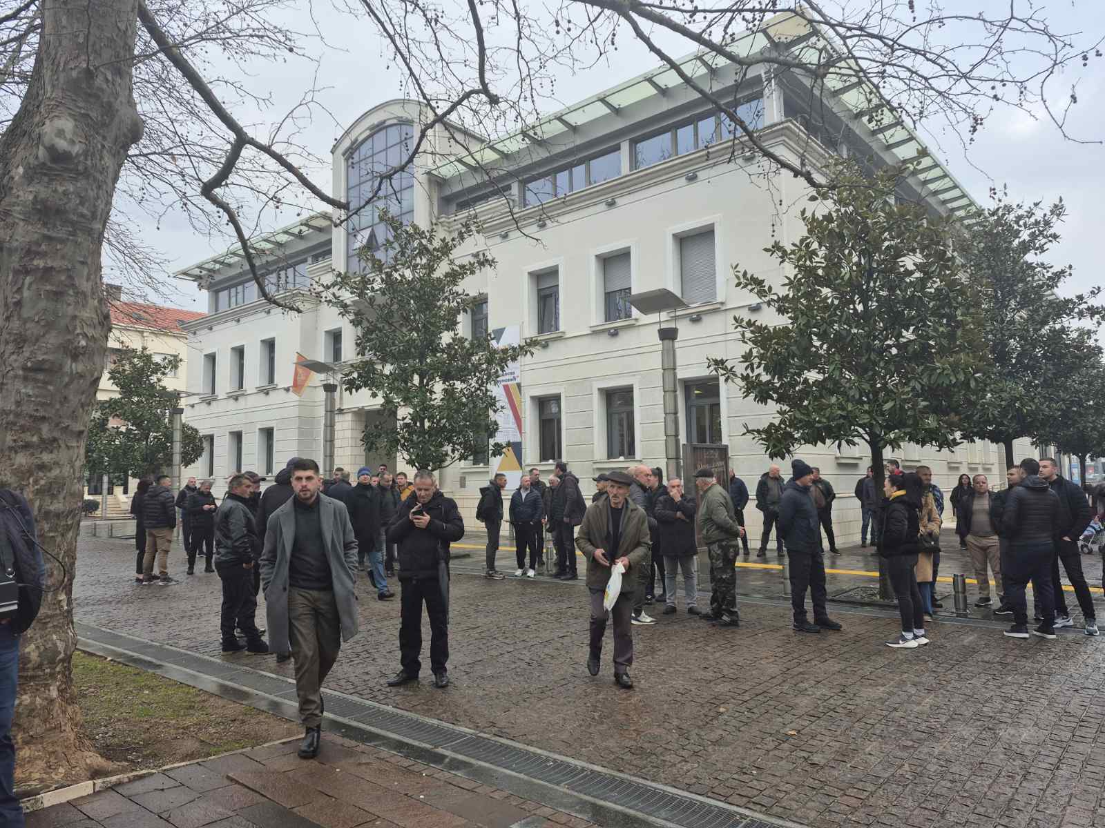 Botunjani ispred Opštine 