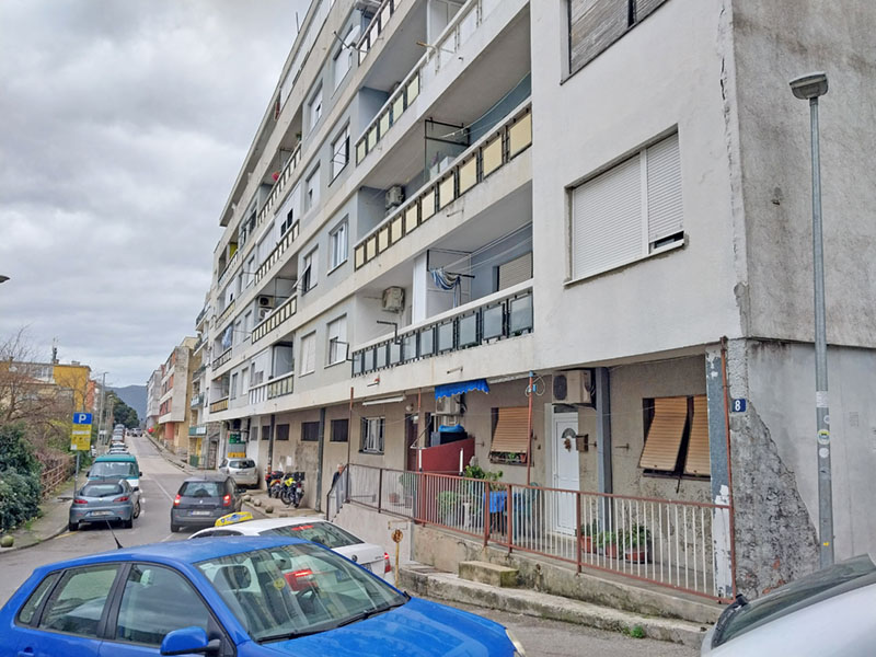 "Plava zgrada" u Herceg Novom (Foto: RTHN)