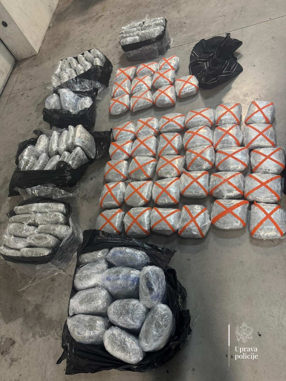 Pronađena marihuana (Foto: Uprava policije)