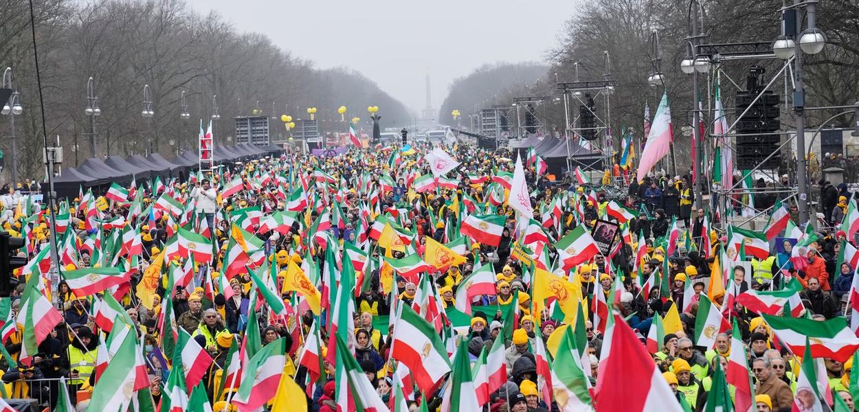 Sa skupa podrške Iranu u Berlinu, 7. februar 2026. (Foto: AP Photo/Ebrahim Noroozi)