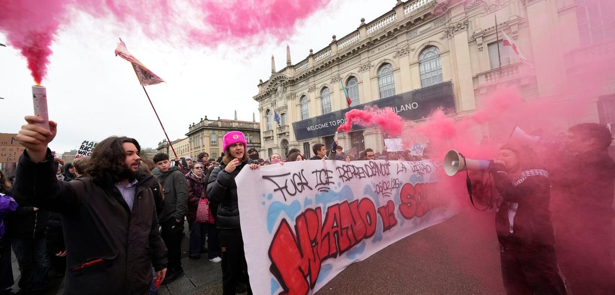 Sa protesta u Milanu, 6. februar 2026. (Foto: AP Photo/Luca Bruno)