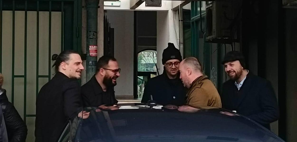 Okupljeni ispred Osnovnog suda u Podgorici (Foto: Antena M)