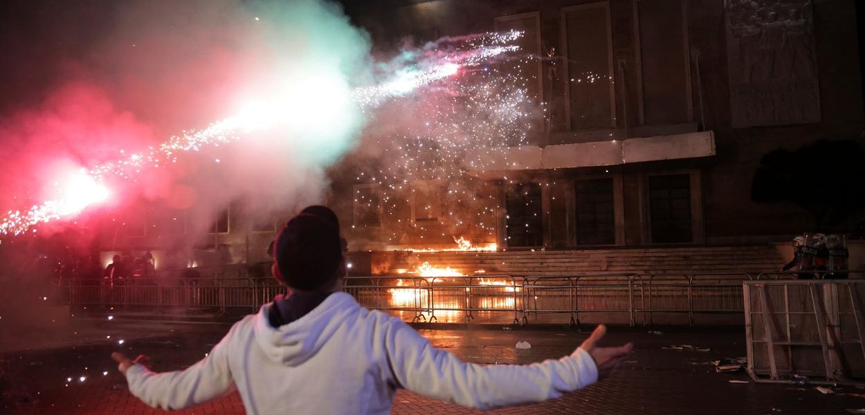 Sa protesta u Albaniji, 10. februar 2026.  (Foto: AP Photo/Hameraldi Agolli)
