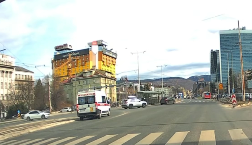 Trenutak iskakanja tramvaja iz šina (Foto: Stop kadar)