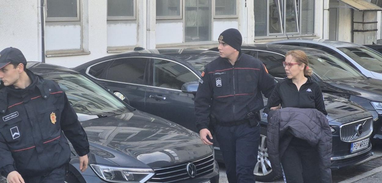 Privođenje Bratić u SDT (Foto: Portal ETV/Marija Žižić)