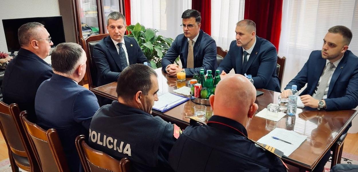 ZATVORENI KRUG: Policijski funkcioneri i političari koji kontrolišu bezbjednosni sektor (Foto: UGC)