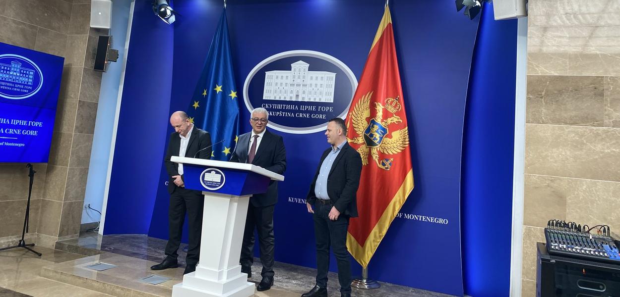 Andrija Mandić na konferenciji za medije (Foto: Portal ETV/Vjera Ljuljđuraj)