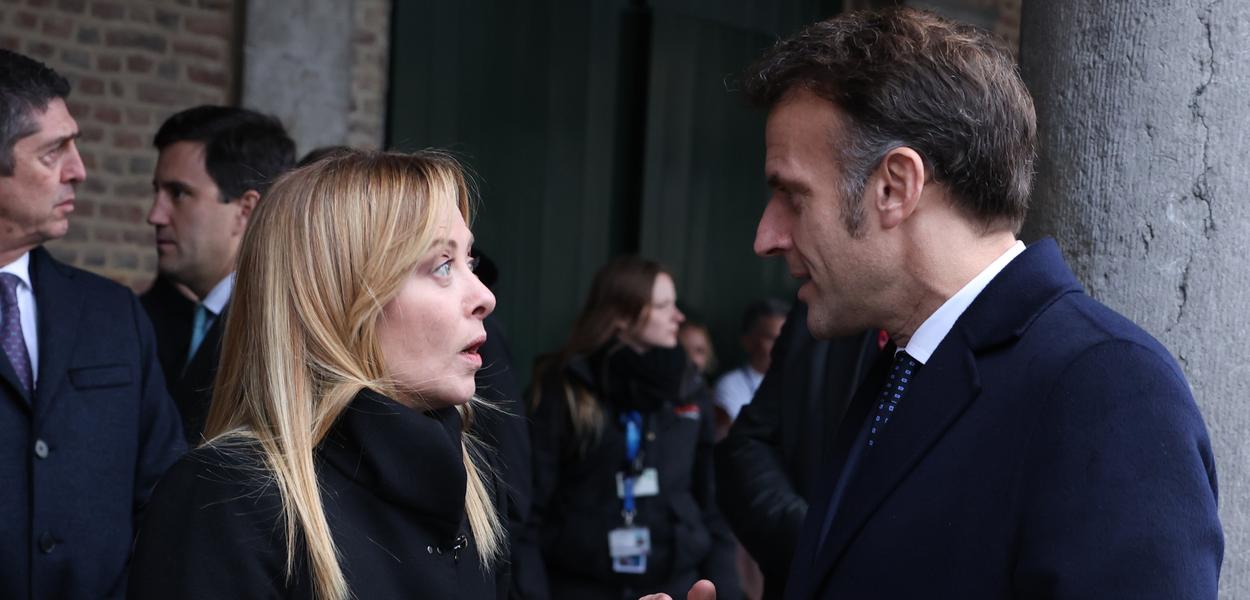 Đorđa Meloni i Emanuel Makron (Foto: AP Photo/Omar Havana)