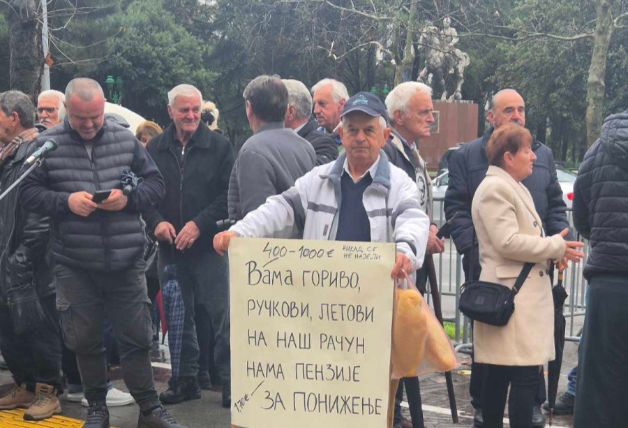 Sa protesta penzionera (Foto: RTCG)