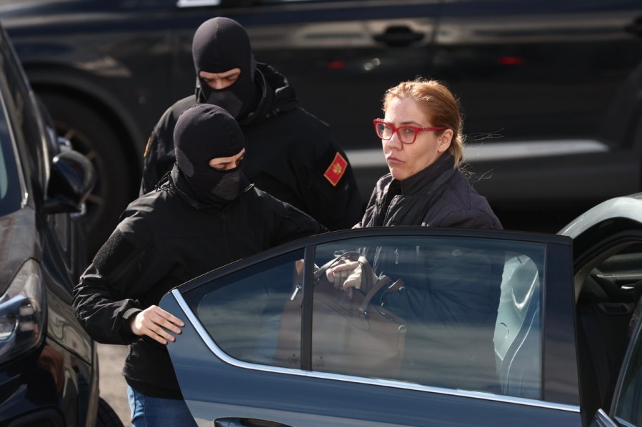 PROVIDNA IGRA SDT-A: Privođenje bivše ministarke četiri resora Vesne Bratić