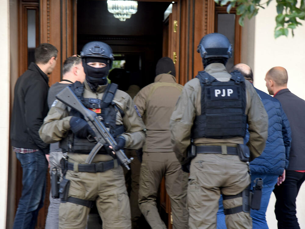 ZLOUPOTREBA POSEBNE JEDINICE POLICIJE: Detalj sa pretresa u Podgorici 