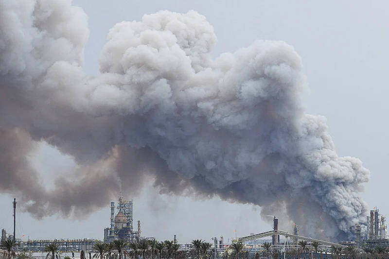 Današnji napad na rafineriju Bapco u Bahreinu uslijed američko-izraelskog sukoba s Iranom  (Foto: Rojters)