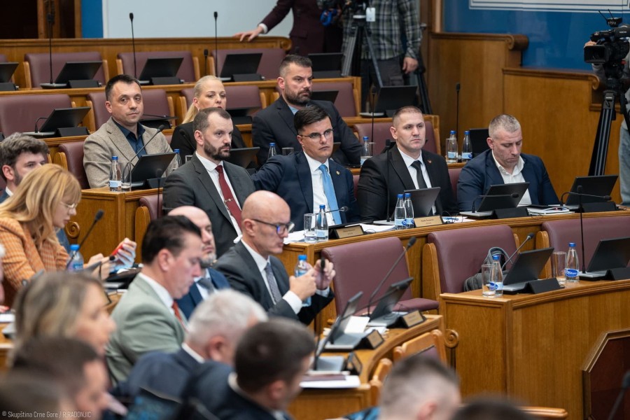 SVE ZA VLAST, VLAST NI ZA ŠTO: Vlada Milojka Spajića u crnogorskom parlamentu