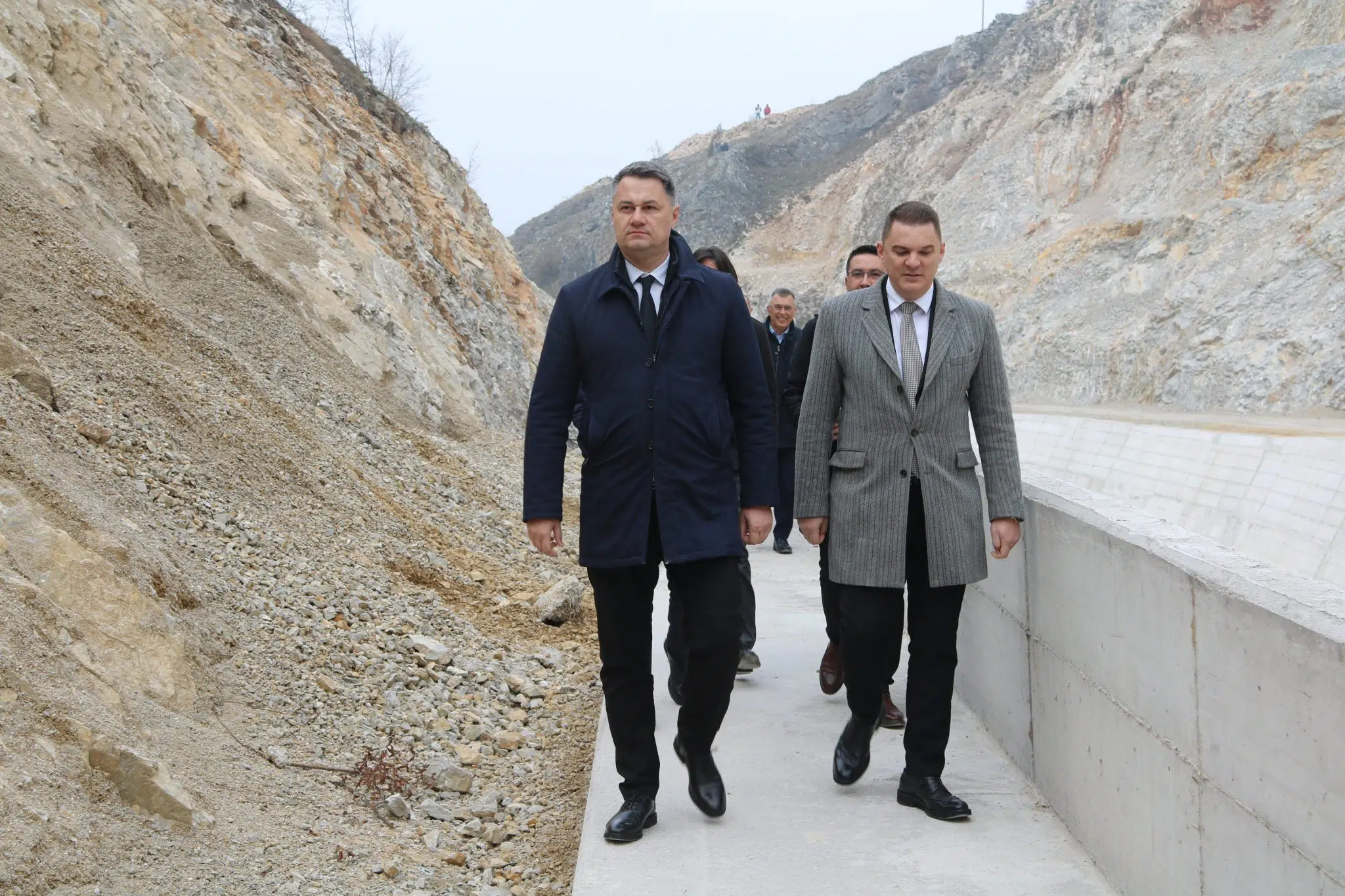 Direktor Rudnika Nemanja Laković i ministar energetike i rudarstva Admir Šahmanović novo korito Ćehotine puštili u rad 23. decembra prošle godine