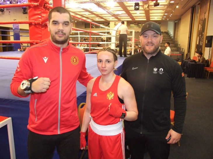 Bojana Gojković sa selektorom Nikolom Ružićem (Foto: BSCG)