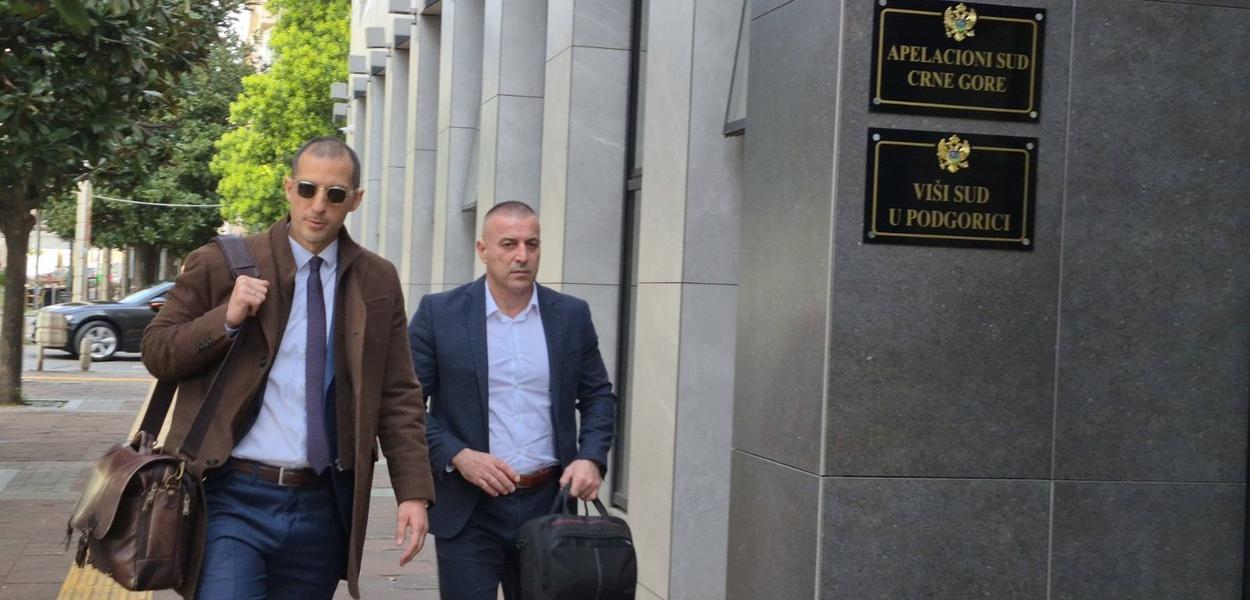 Dejan Knežević sa advokatom (Foto: Portal ETV/Marija Žižić)