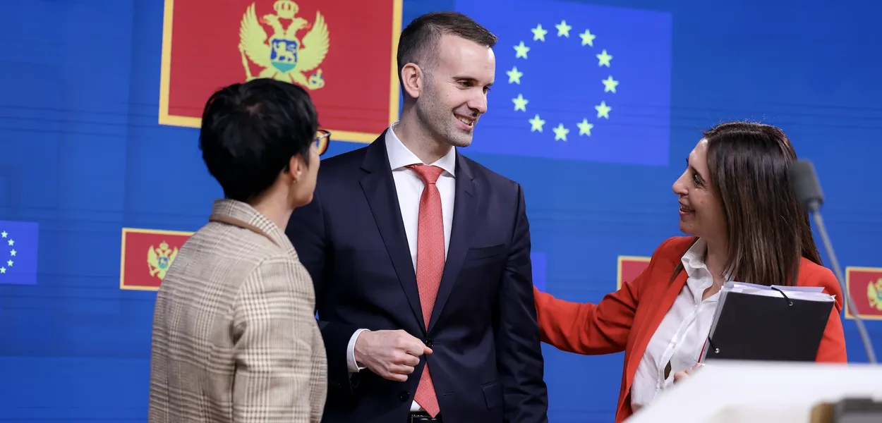 Evropska komesarka Marta Kos, premijer Milojko Spajić i zamjenica ministra za evropske poslove Republike Kipar Marilena Raouna