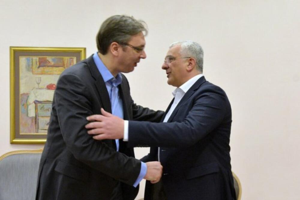 VOĐA I NJEGOV SLJEDBENIK: Aleksandar Vučić i Andrija Mandić u Beogradu 